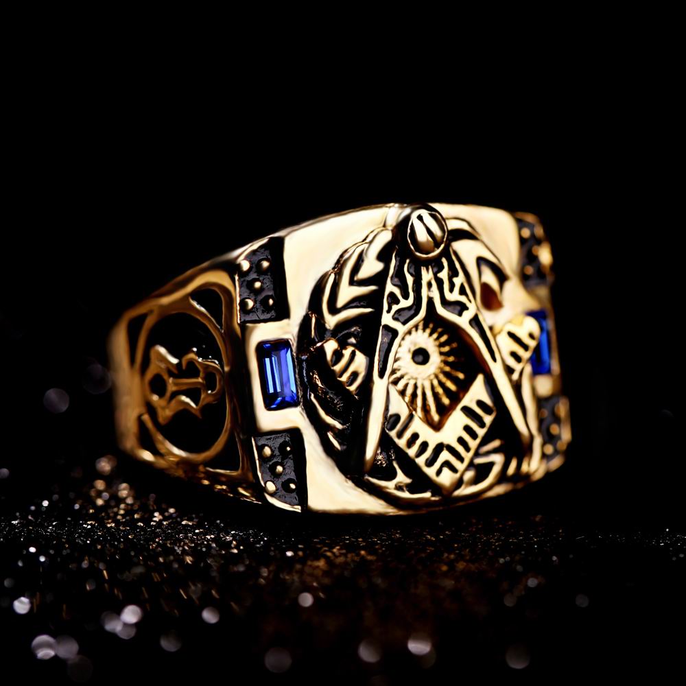 Bague sertie de petites pierres précieuses bleues en acier et titane
