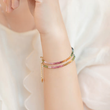 Bracelet extra fin en petite tourmaline arc-en-ciel de 2 mm